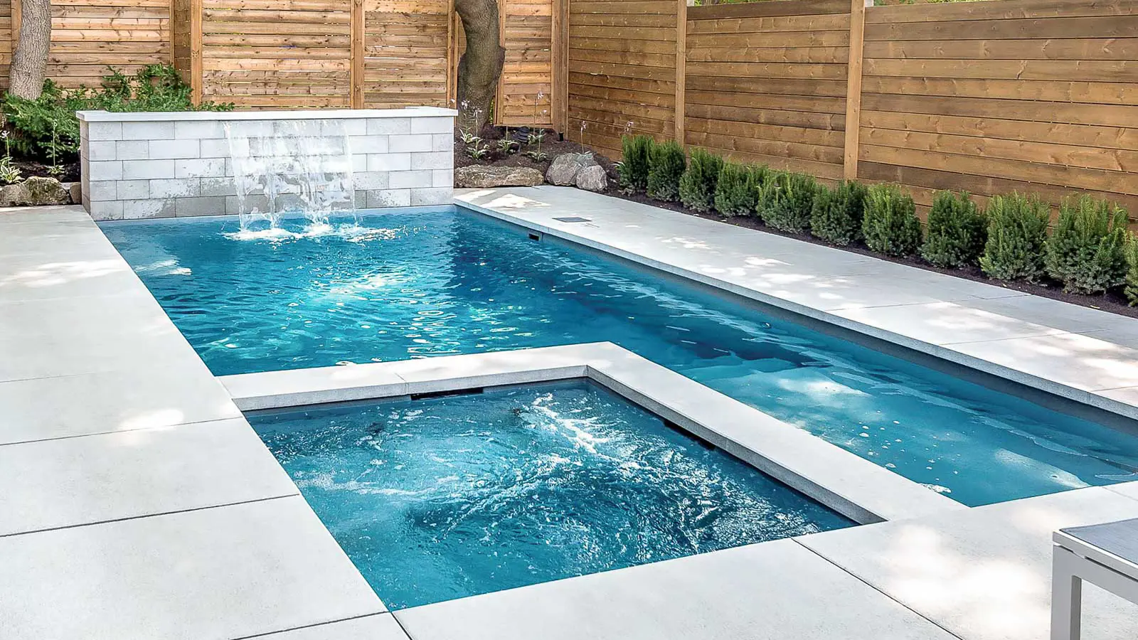 Leisure-Pools-Limitless-Fiberglass-Swimming-Pool